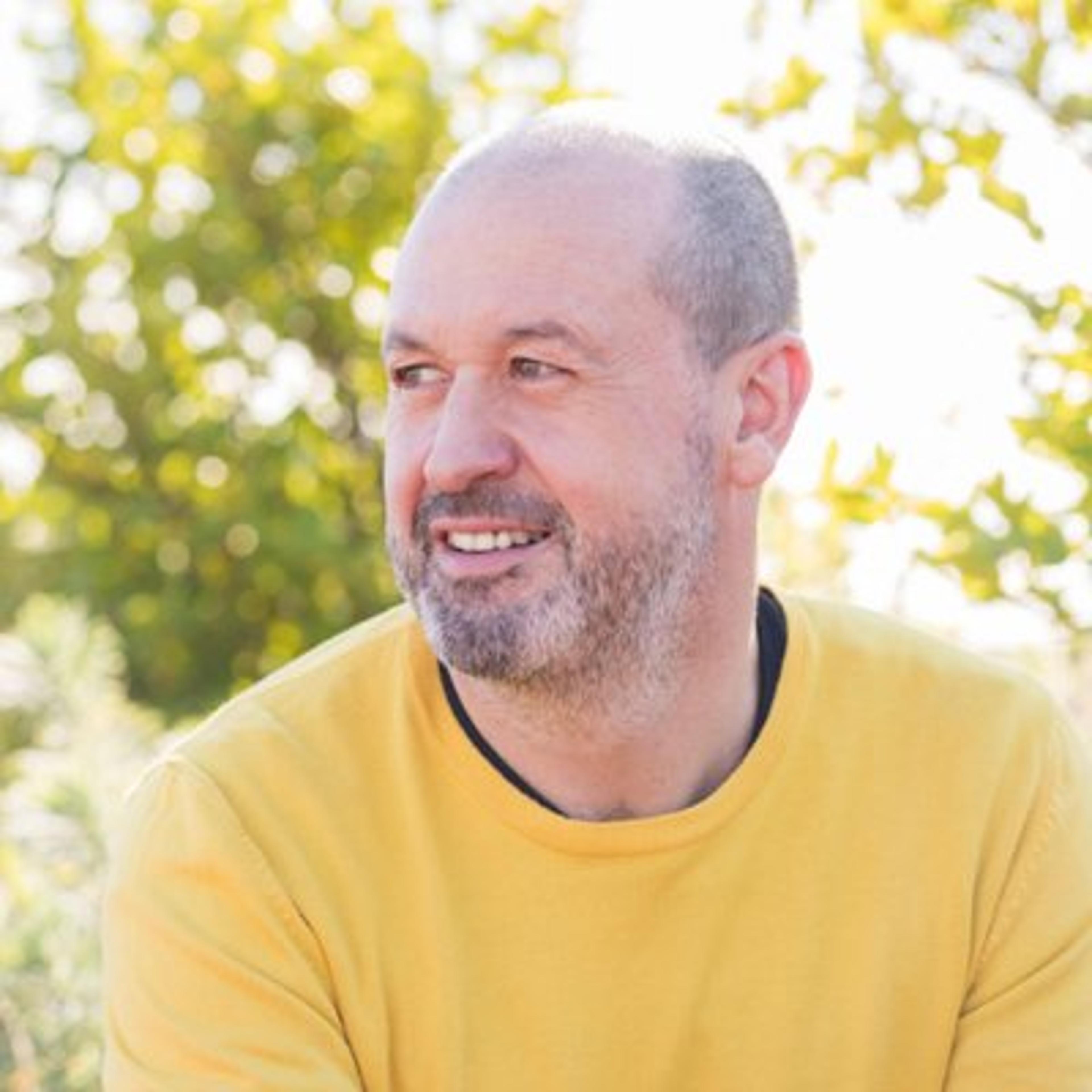 Mike Bracken author profile