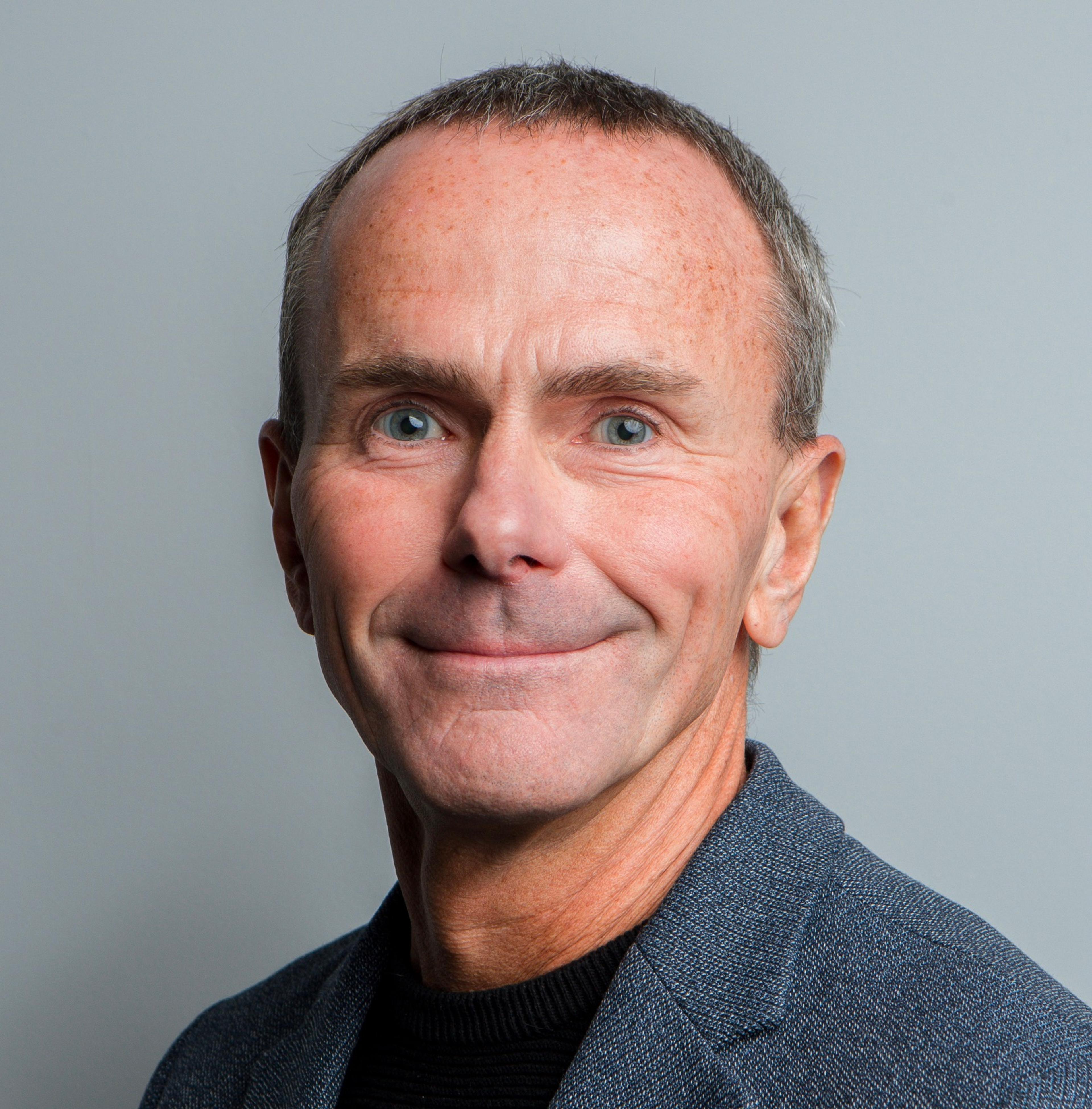 Kevin R Smith author profile
