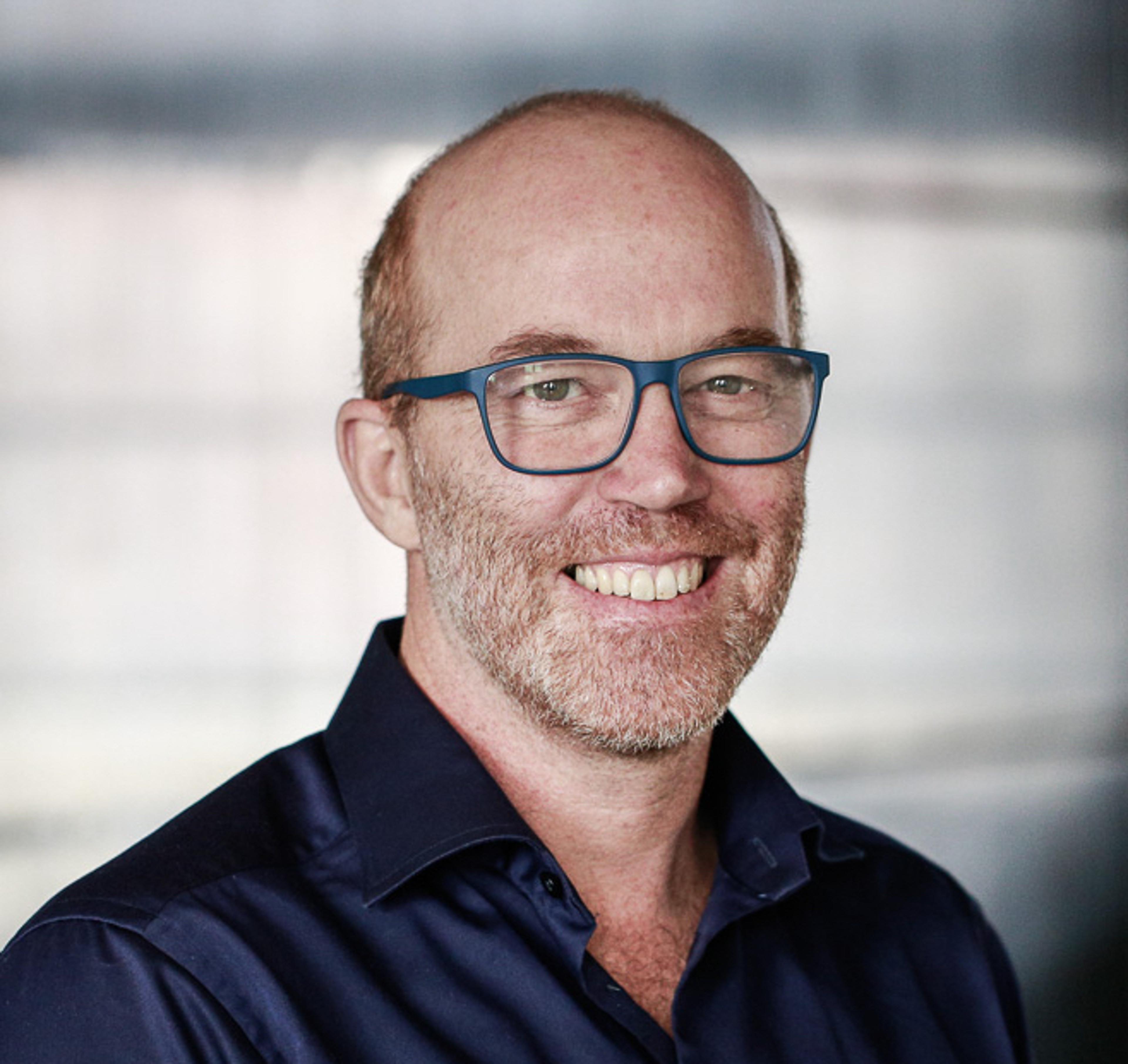 Oliver Holle author profile