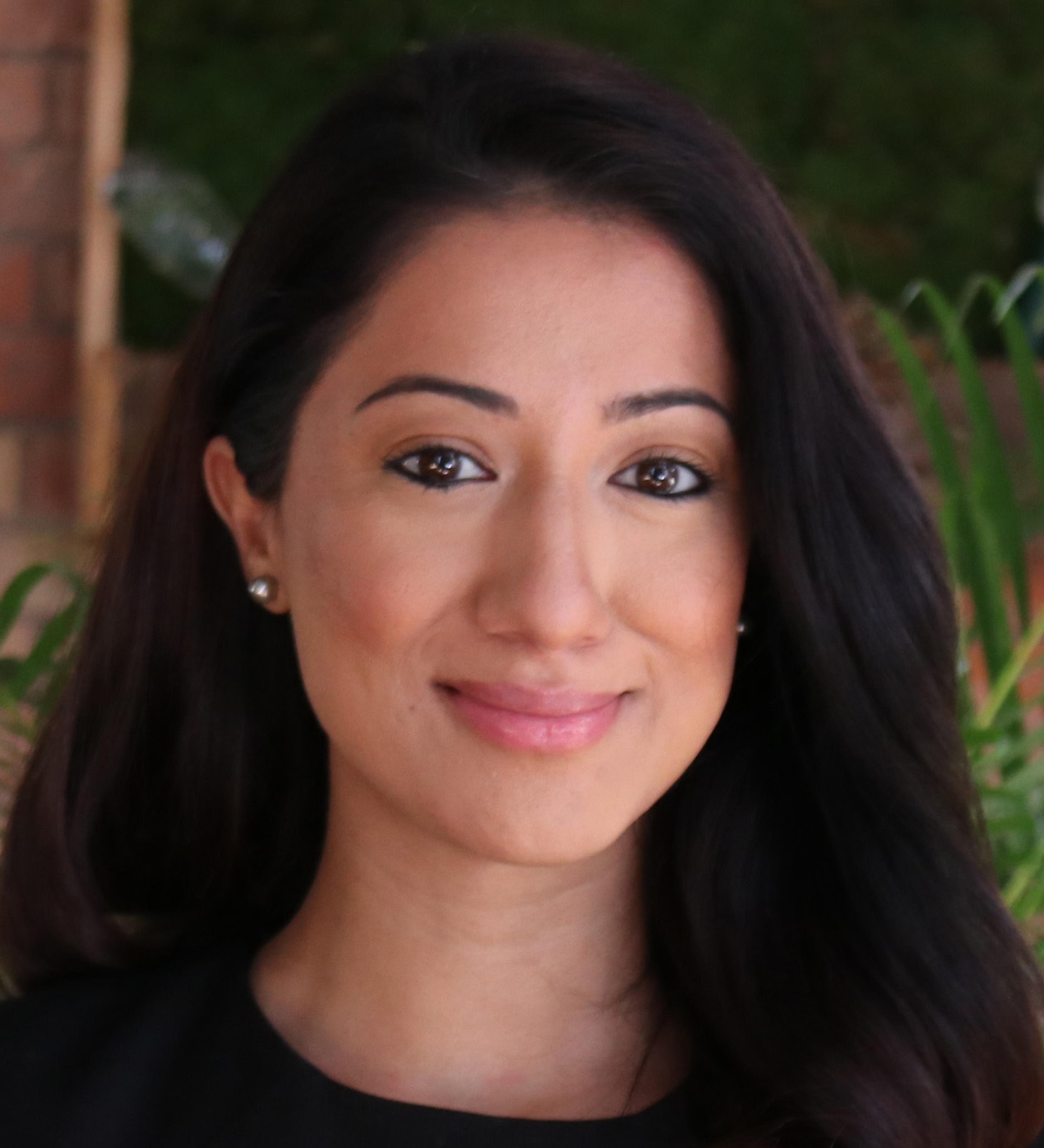 Ana Bakshi author profile