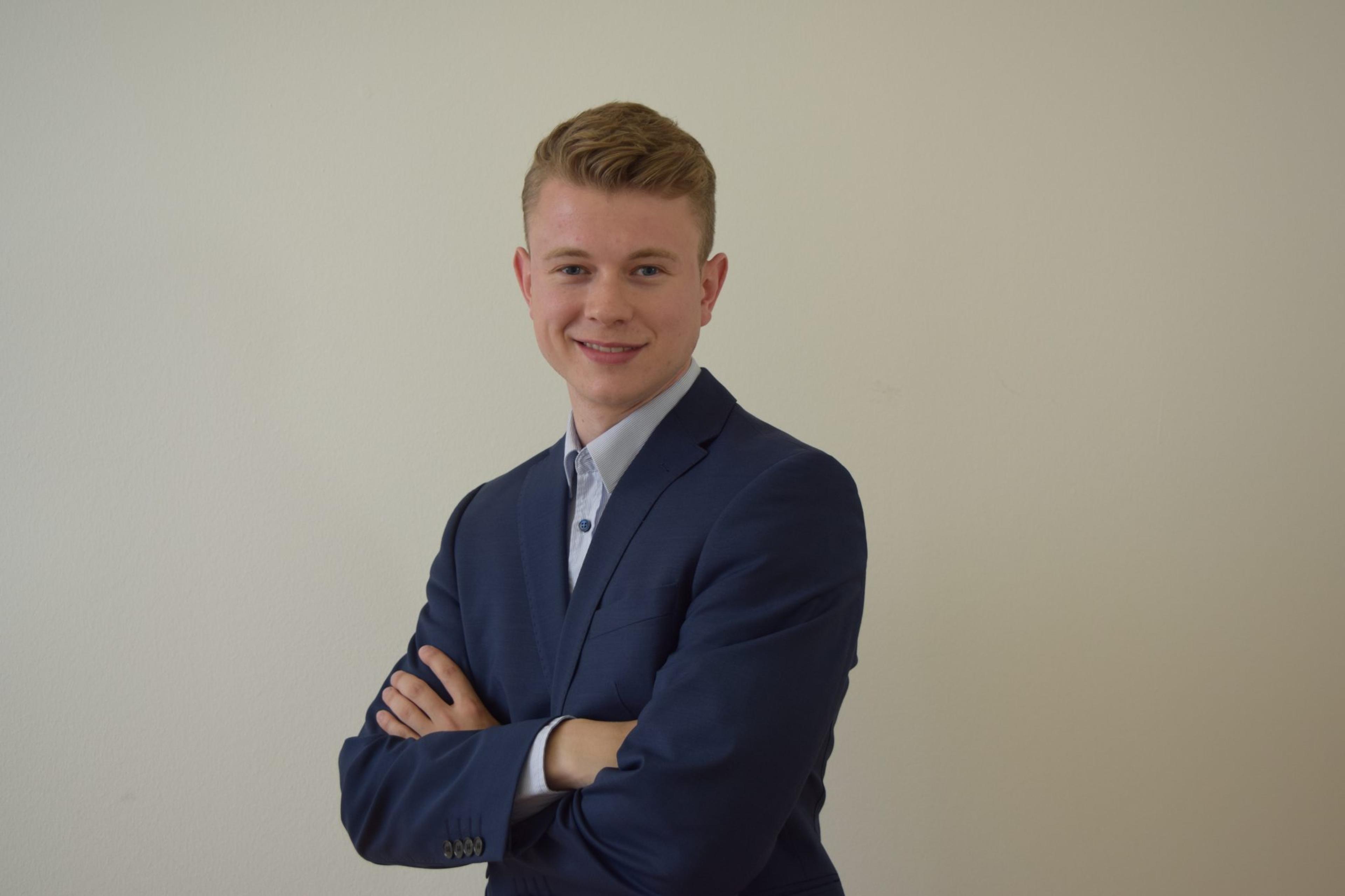Erik Muckenschnabel author profile