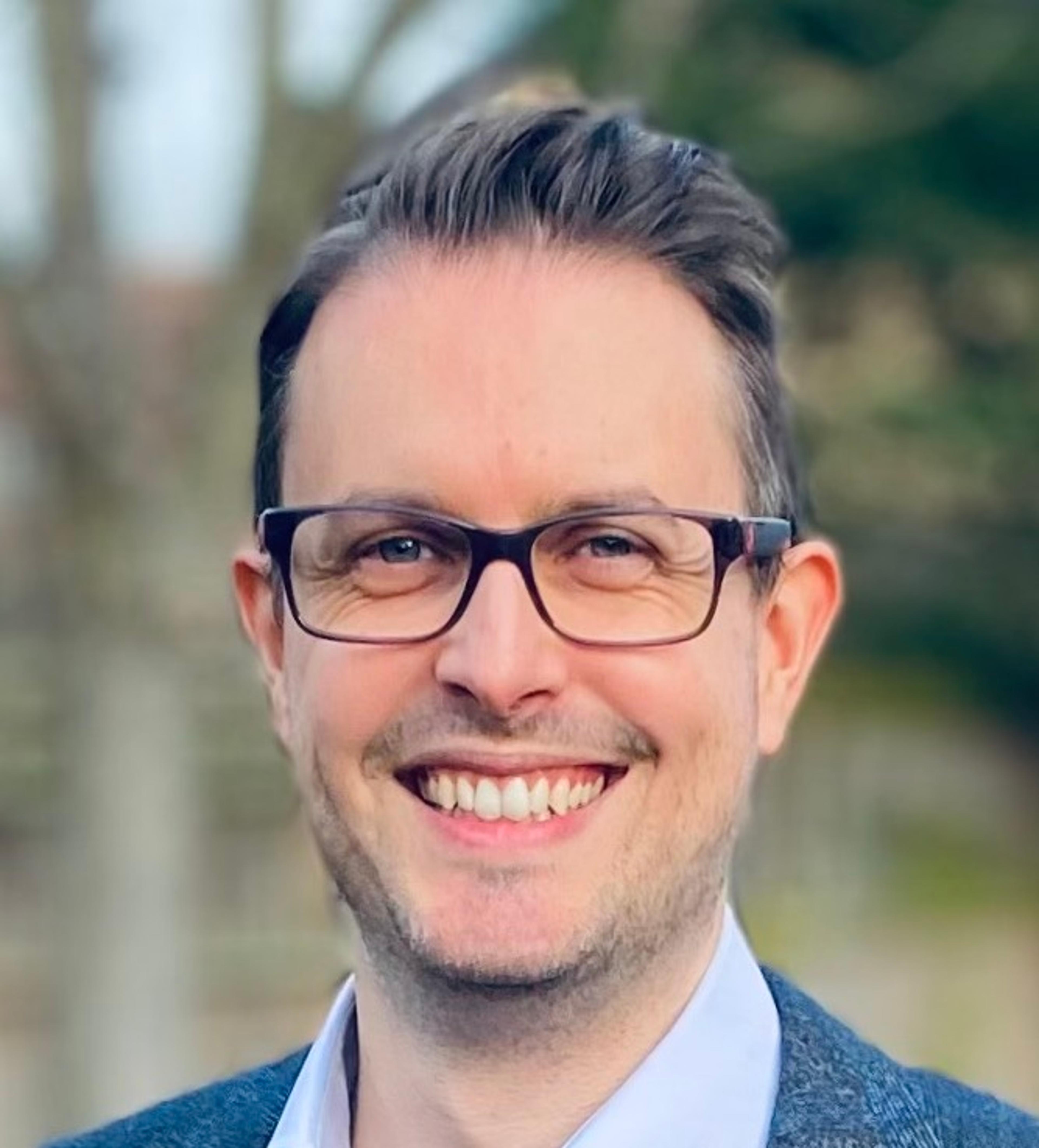 Duncan Jones author profile