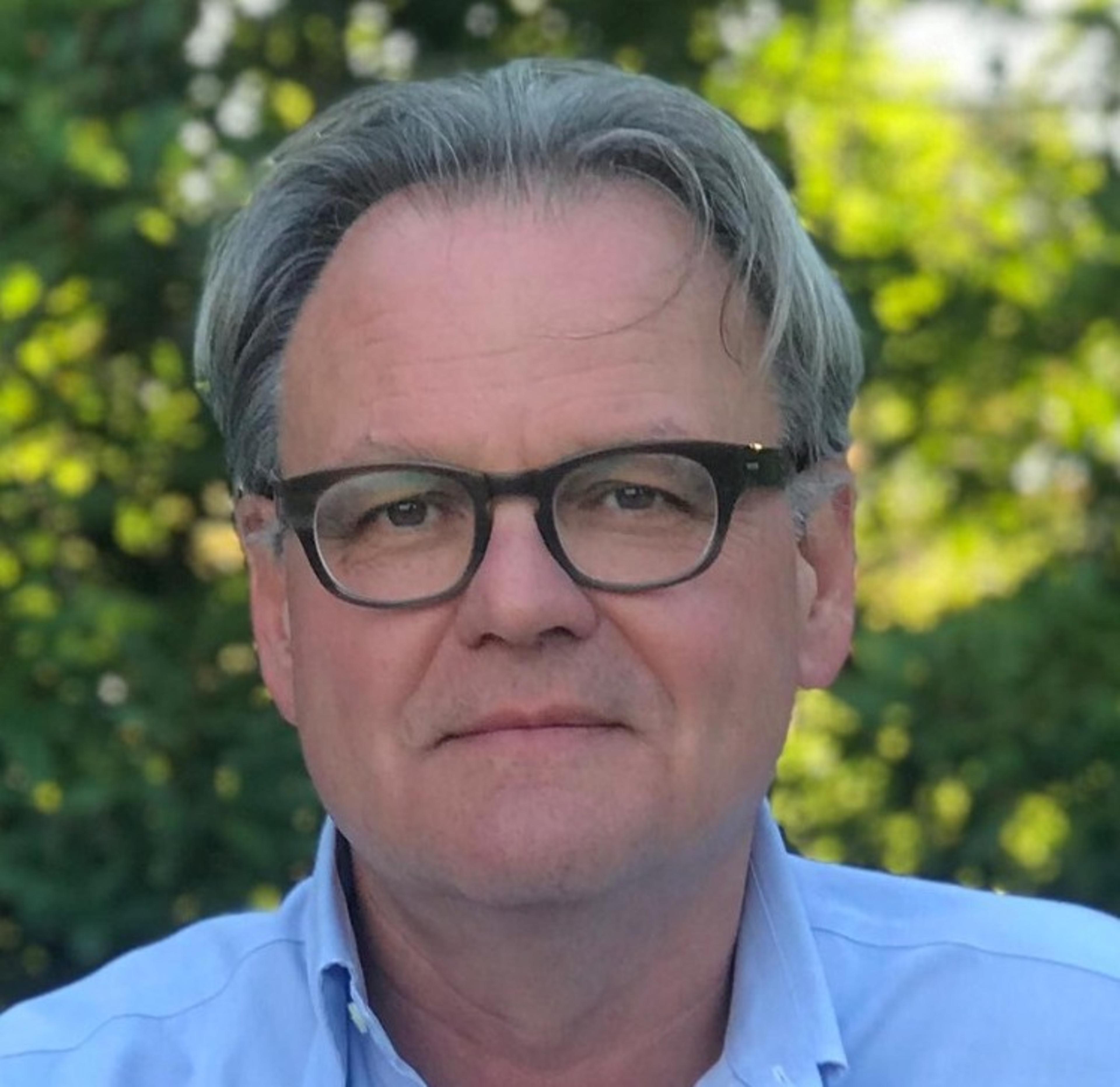 Eric Archambeau author profile