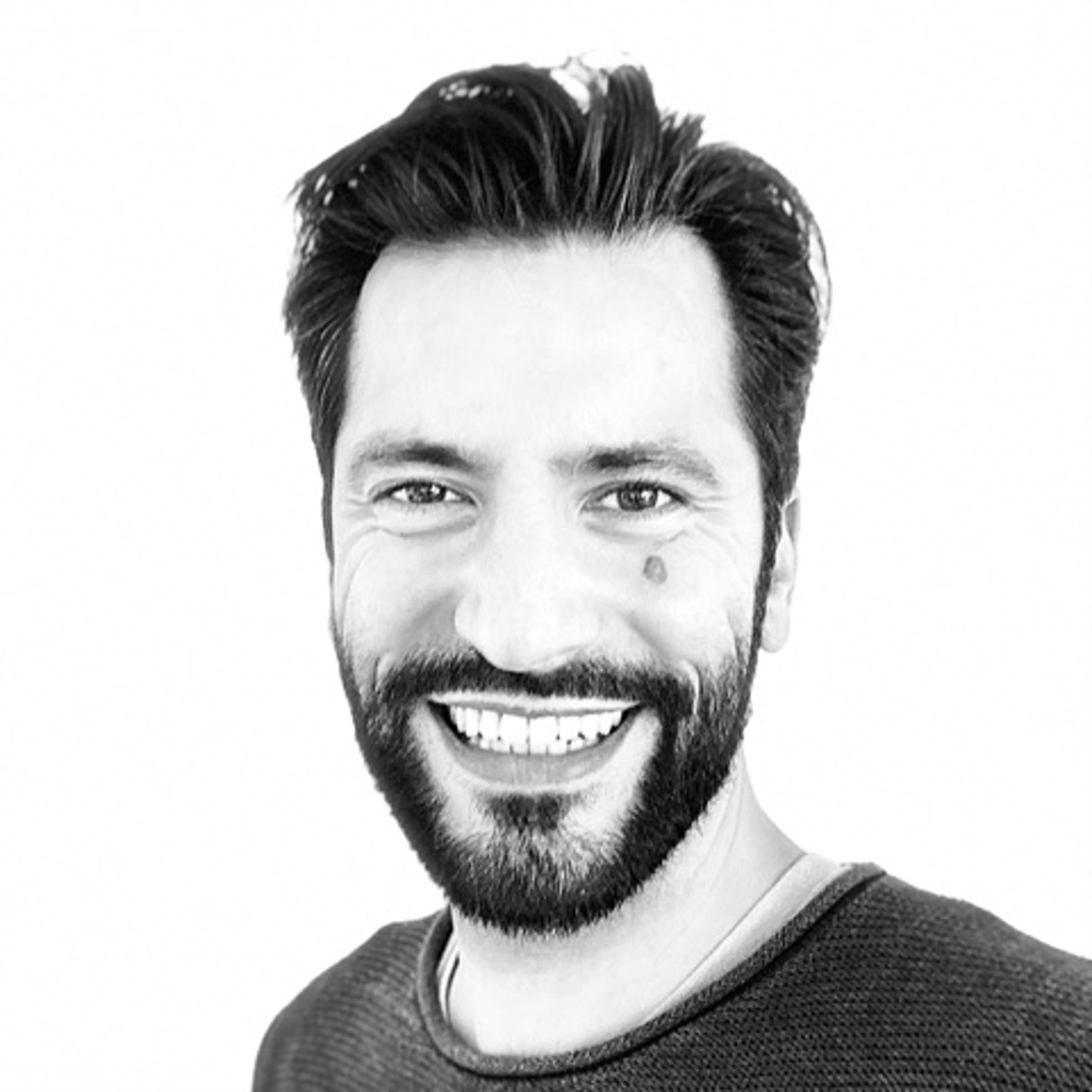 Sikander Hauser author profile