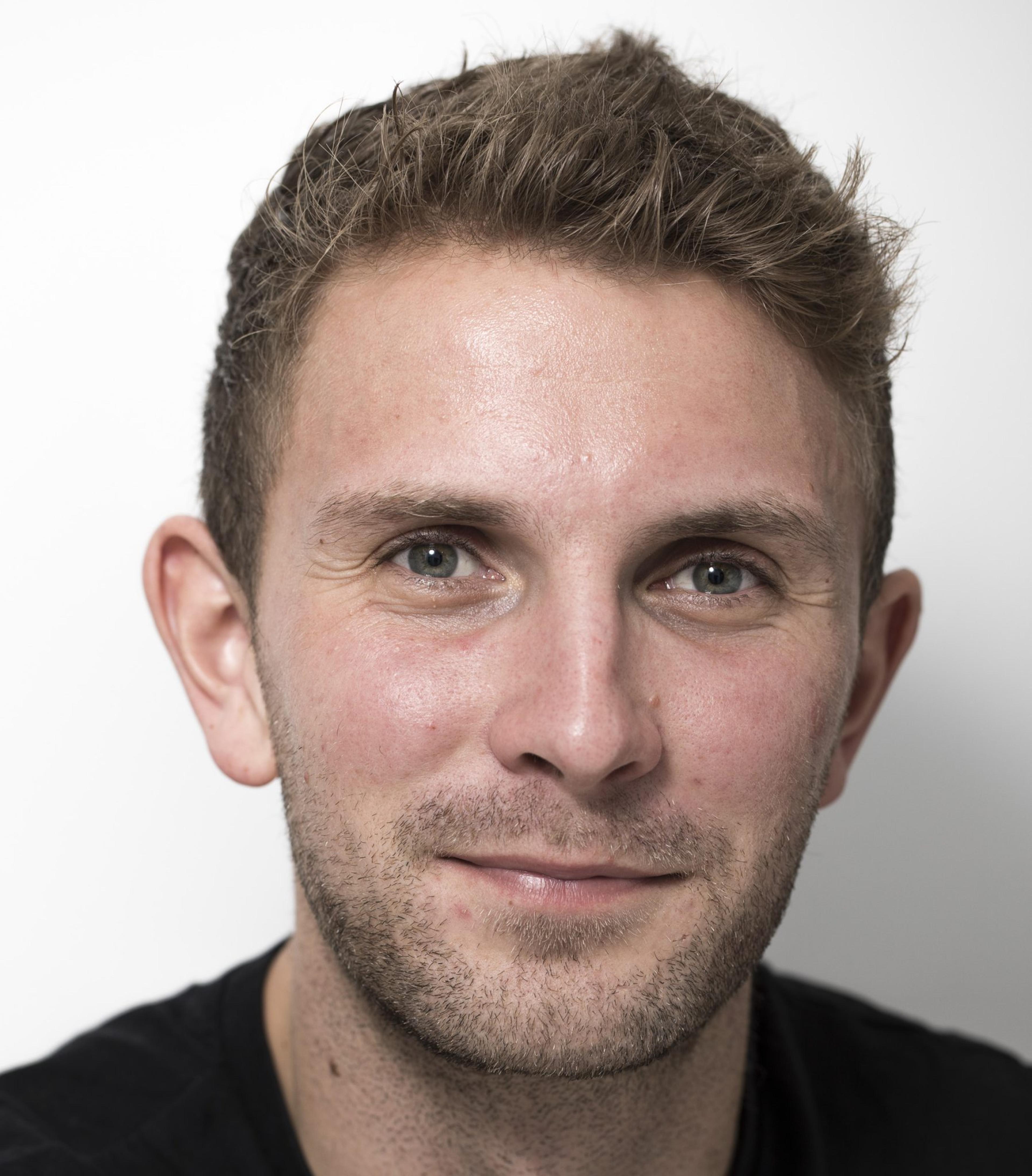 Finn Murphy author profile
