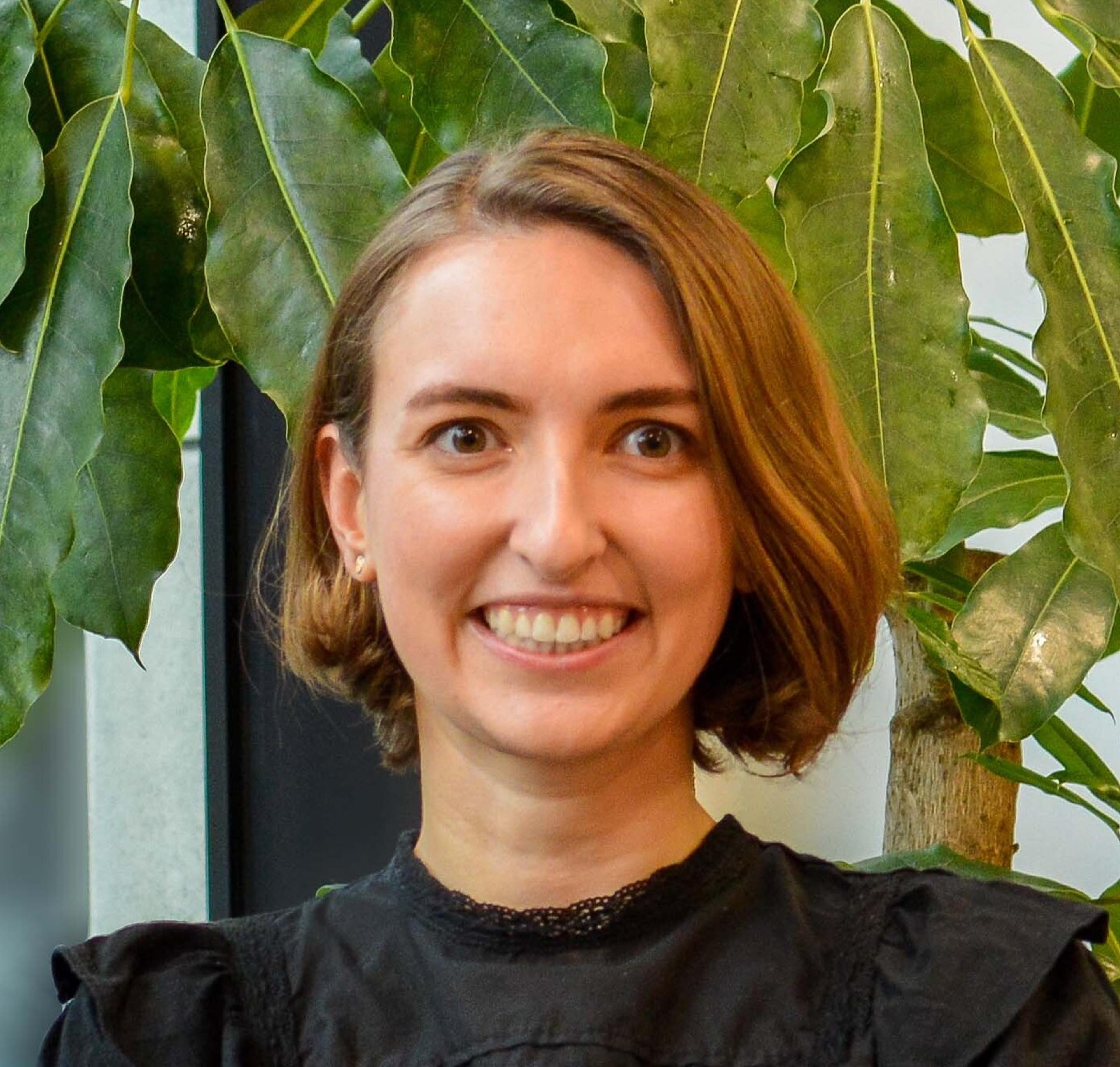 Annalise Dragic author profile