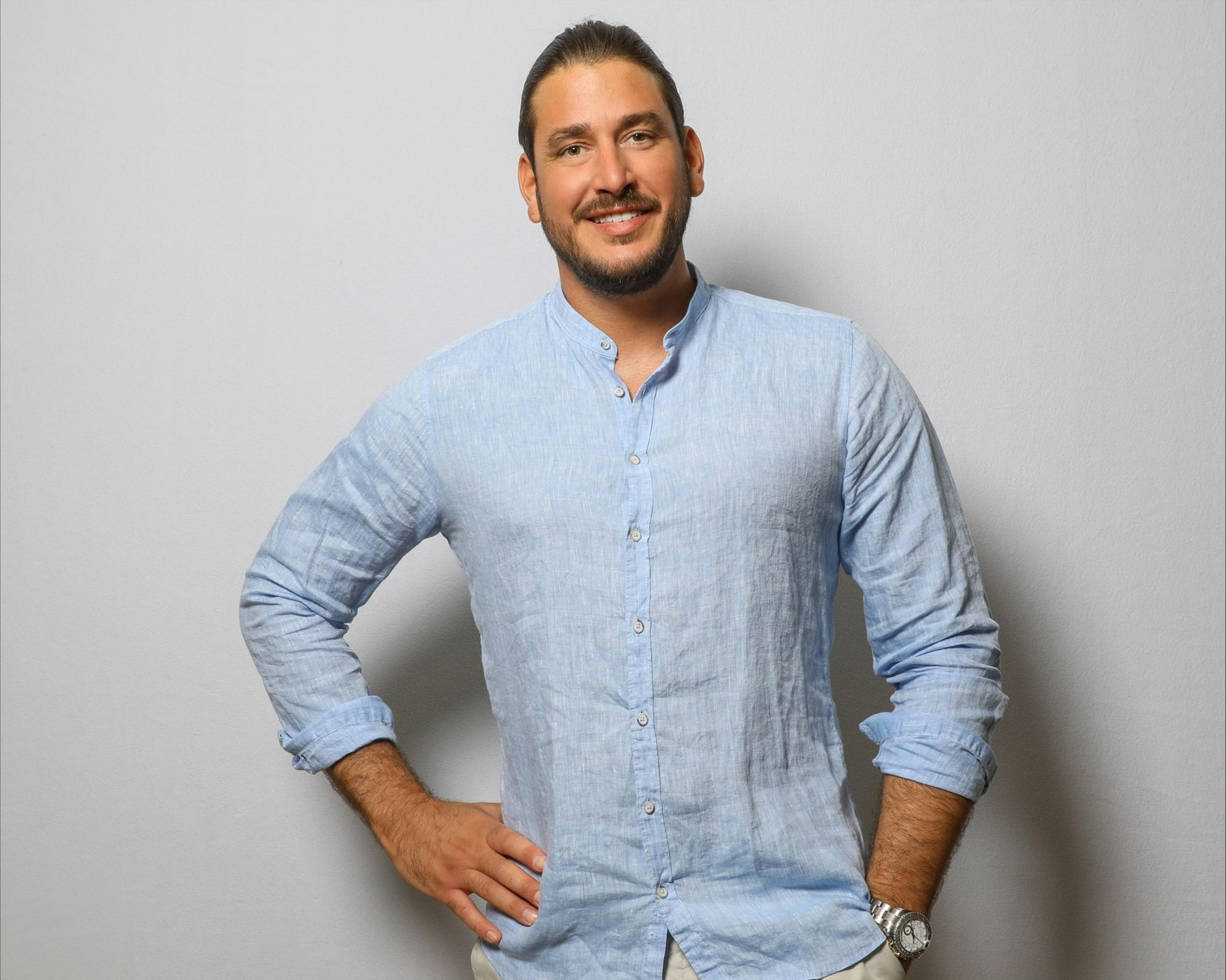 Niklas Kouparanis author profile