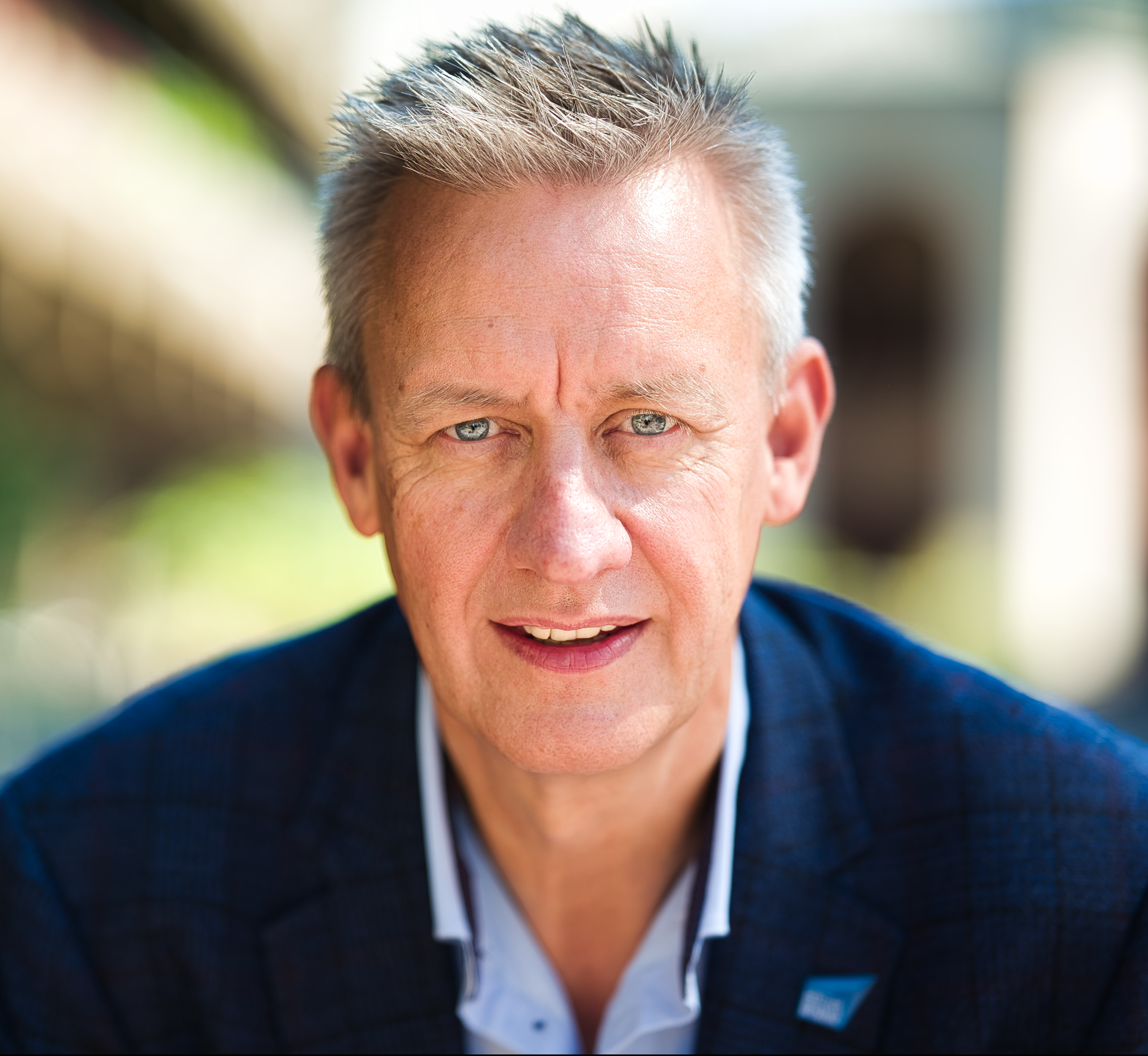 Russell Dalgleish author profile