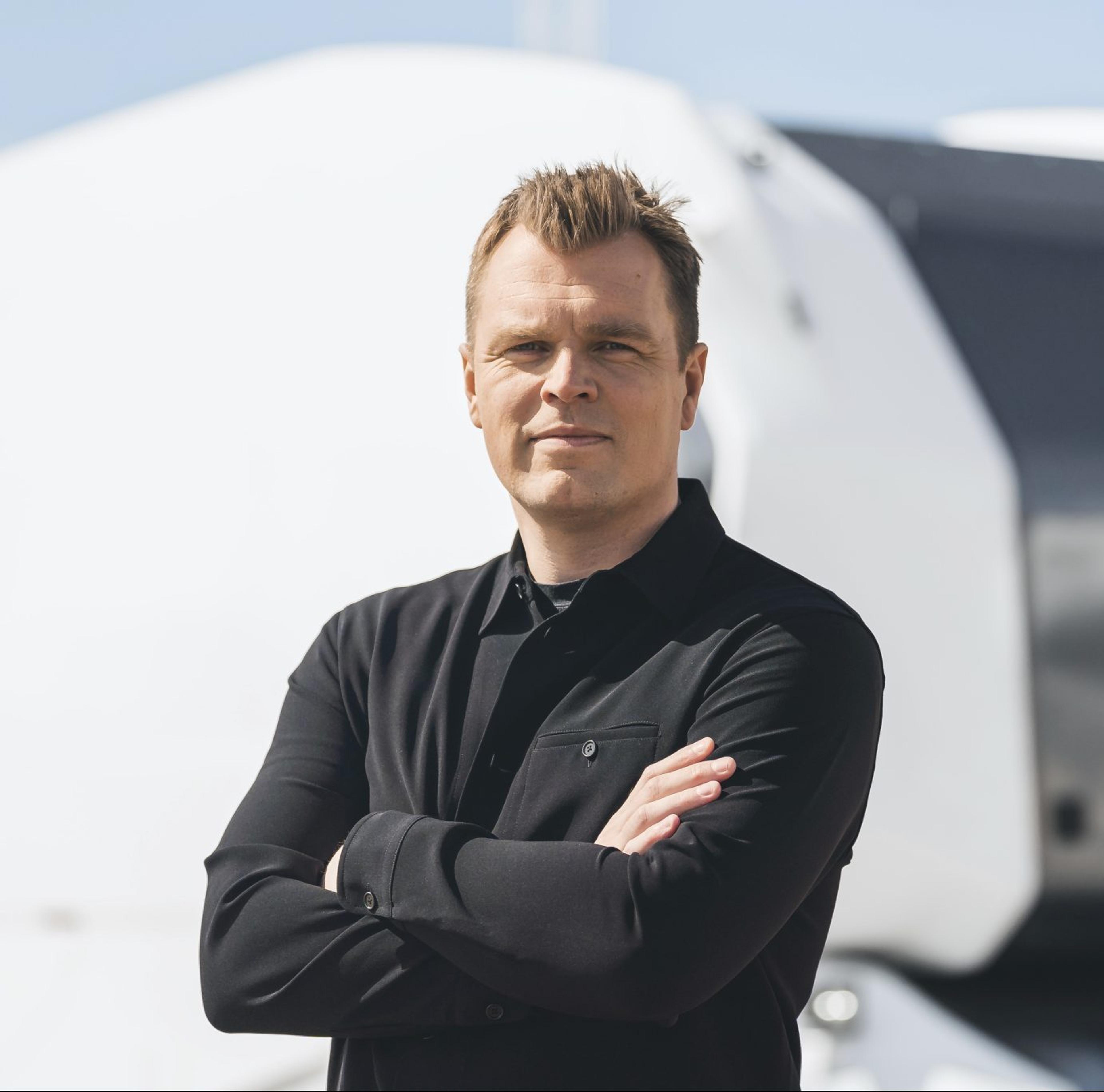 Robert Falck author profile