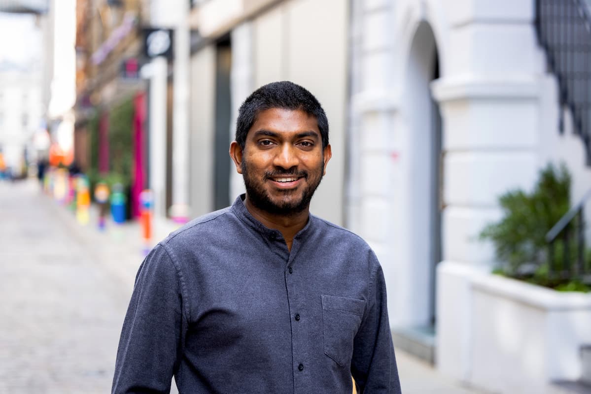 Headshot of Vinoth Jayakumar