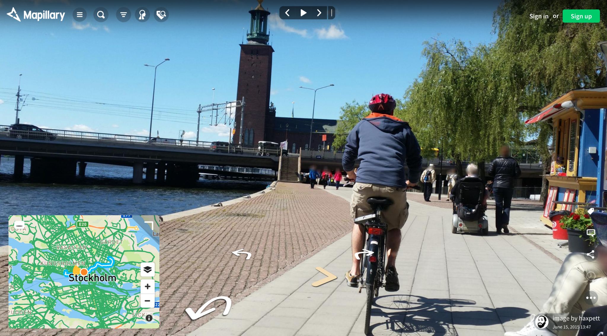 Image from one of the cycle paths in Stockholm, by a Mapillary user.