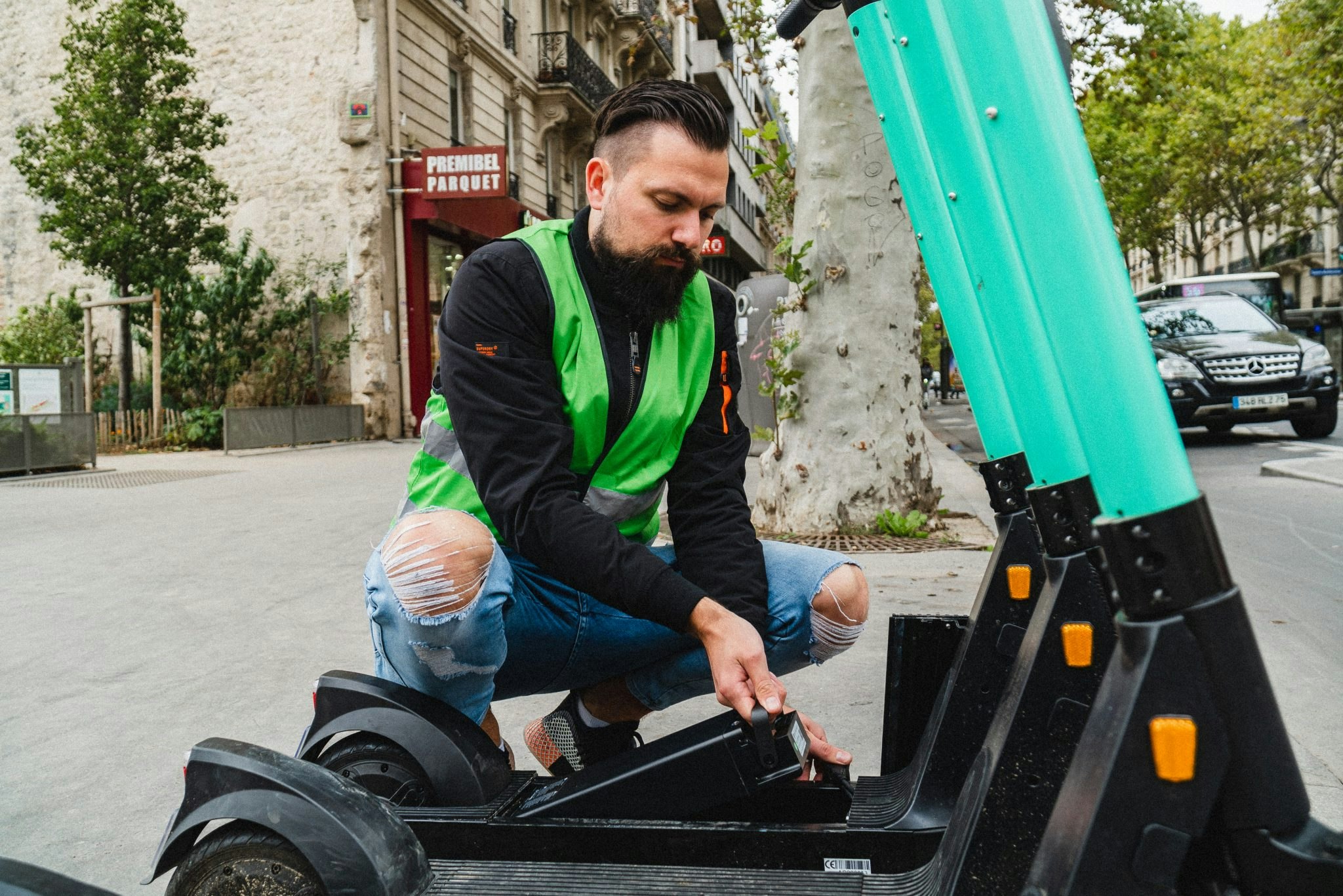 photo-tier-scooters-with-swappable-batteries