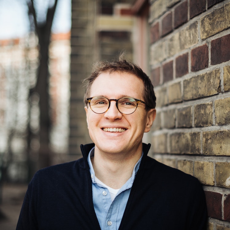 A landscape headshot of CEO coach Julius Bachmann