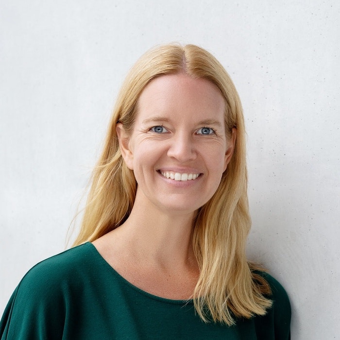 Julia Carloff-Winkelmann author profile