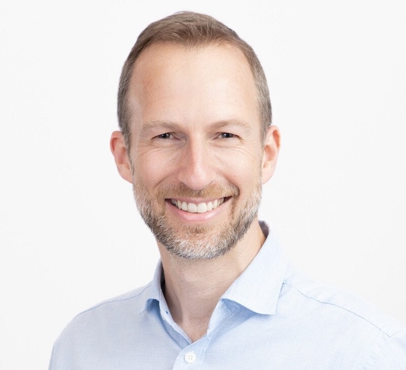Headshot of Kenneth De Spiegeleire, chief revenue officer at Qonto