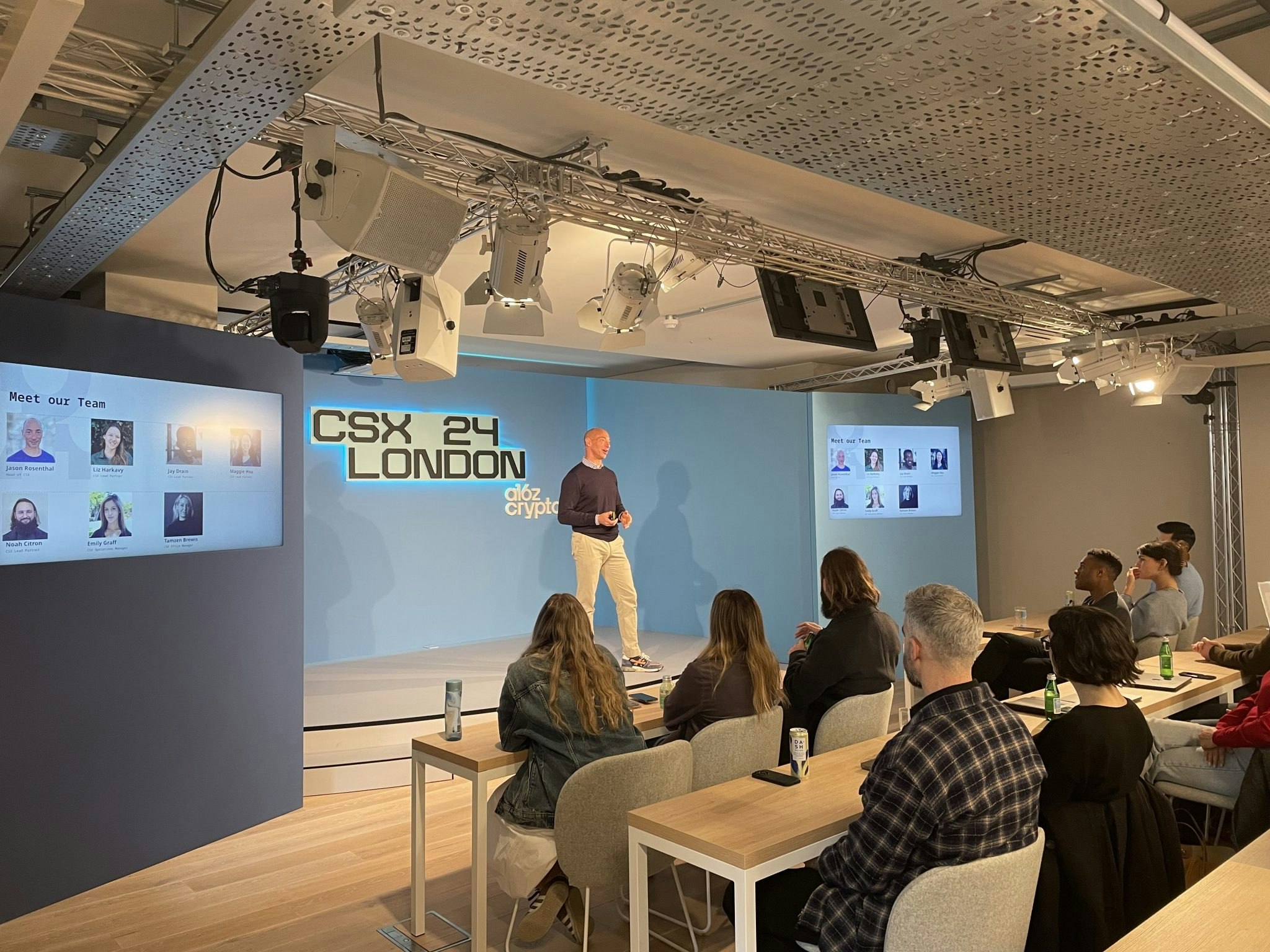 A16z partner Jason Rosenthal welcoming the startups to London.