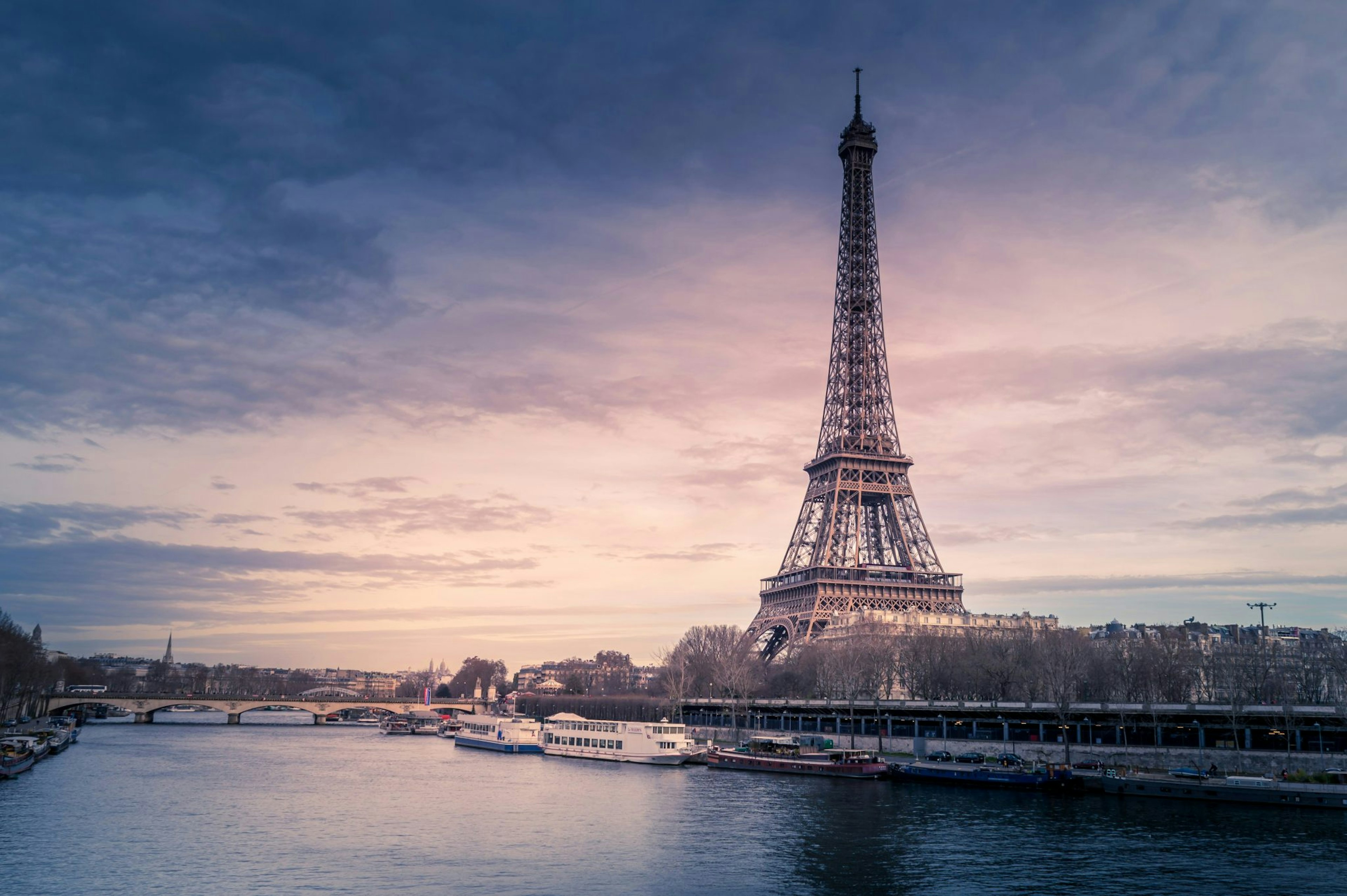 A photo of the Paris landscape