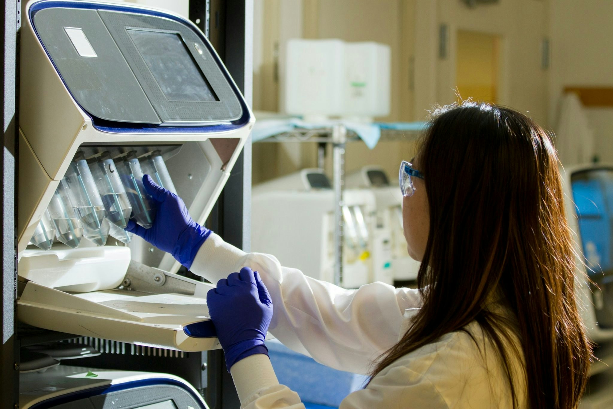 A photo of a researcher in a lab