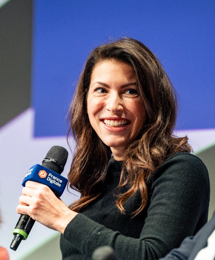 A picture of Hala Fadel speaking at AI Day in Paris. Credit: David Arous